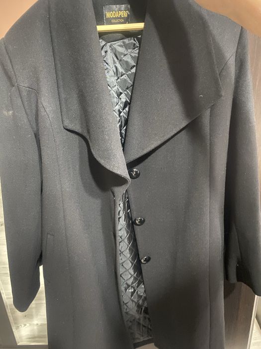 Palton damă stofă negru,mărime 46-48,in stare bună foarte bună