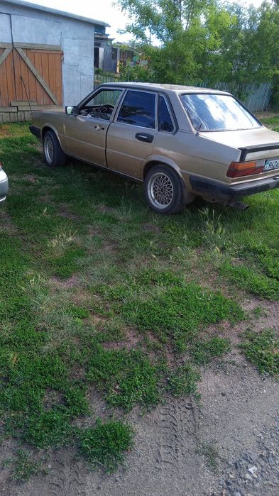 Продам машину  срочно