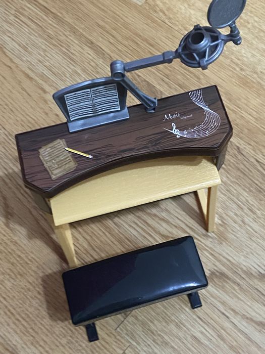 Игрушки, кукольная мебель