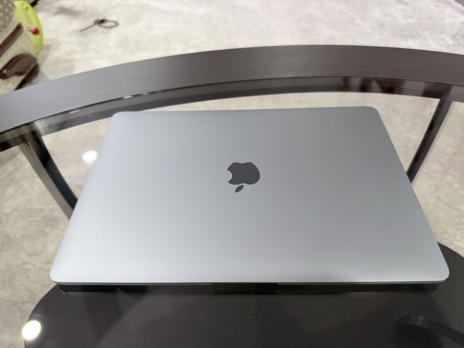 Mac Book Air 13 256Gb M1