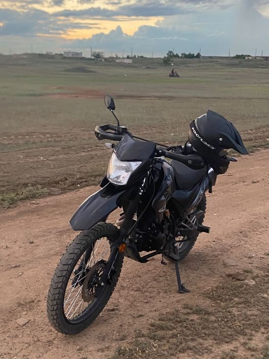 Продам мотоцикл 250 кубов