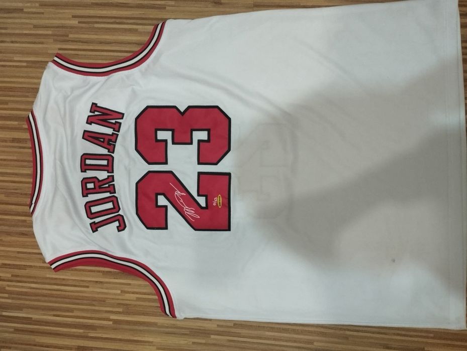 Баскетболен потник Michael Jordan Chicago bulls 97/98 с брандиран подпис
