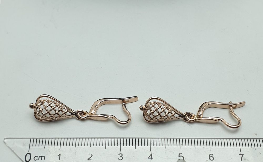 Cccр 1984год Киев завод серьги 583пробы 3.75грам 
По вопросу
 Саволлар