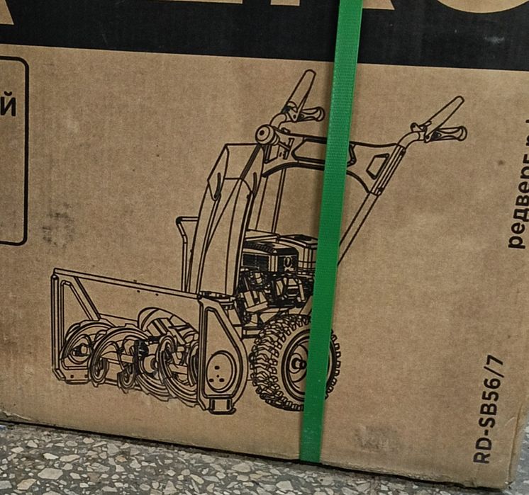 Продам снегоуборщик