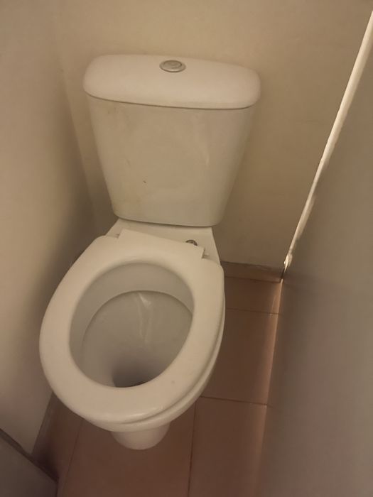 Унитаз продаю б/у