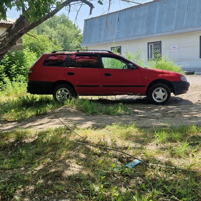 Toyota KarinaE. универсал 1995г