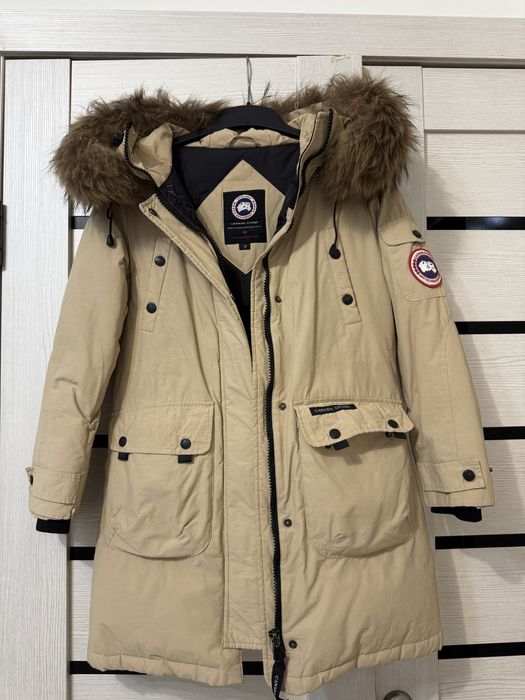 Пуховик Canada goose