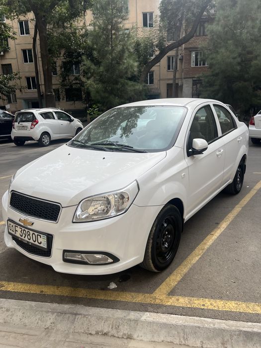 Нексия 3 сотилади