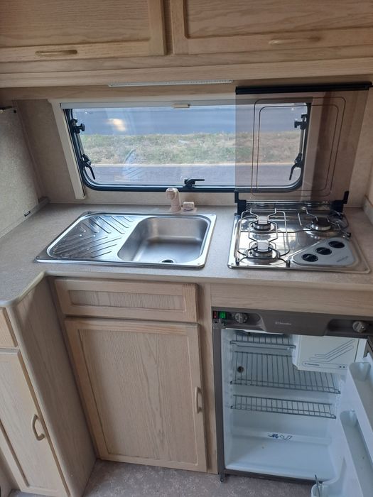 Продавам Каравана в перфектно състояние плюс форселт