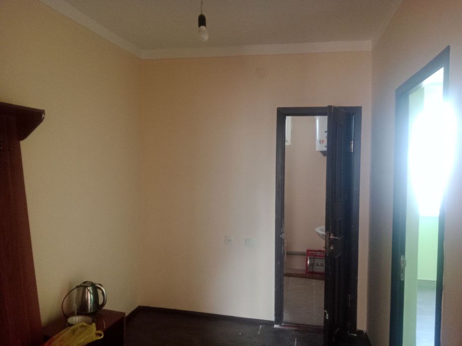 Тошкент вилояти. Янгийўл тумани,Гулбахор Янги домдан квартира сотилади