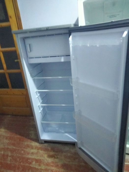 Продам холодильник отлично работает очень хорошо