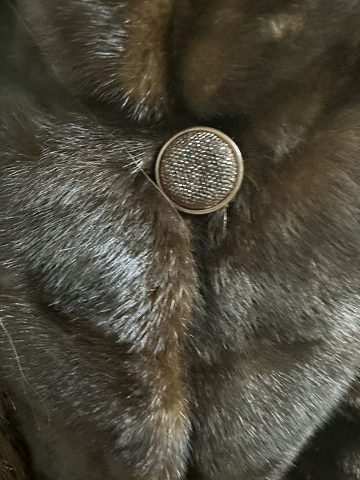 Продам норковую шубу