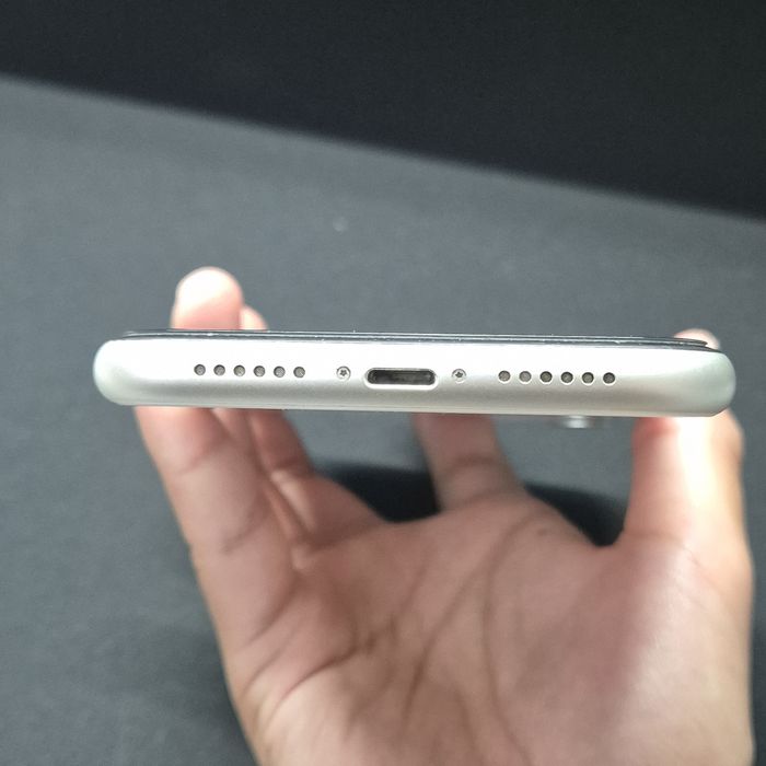Apple iPhone 11 64GB White идеальное состояние