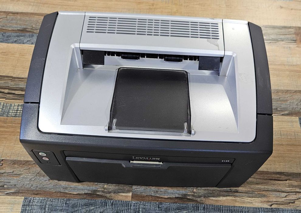 Лазерен принтер Lexmark E120 – работещ, за нова касета (тонер касетата е за смяна)