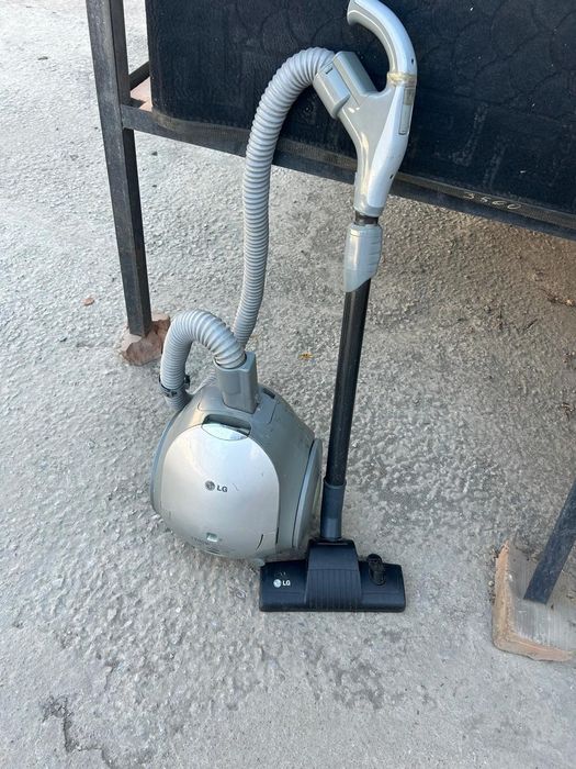 Пылисос работает