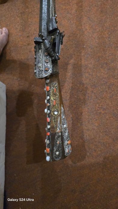 Продавам старо пушка шишане