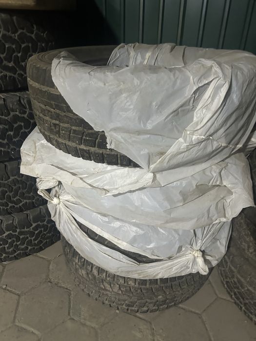 Продаю шины коплект зимный