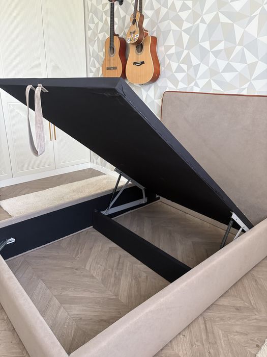 кровать односпальная с матрасом