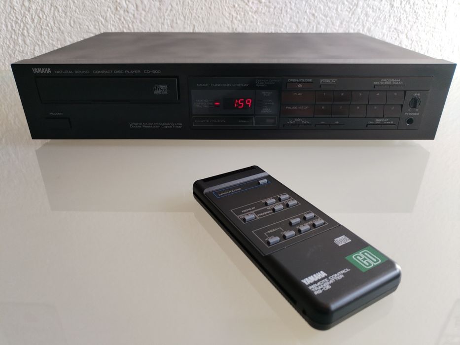 Vând un CD-player Legendar, Yamaha CD-500 din celebra serie Natural Sound