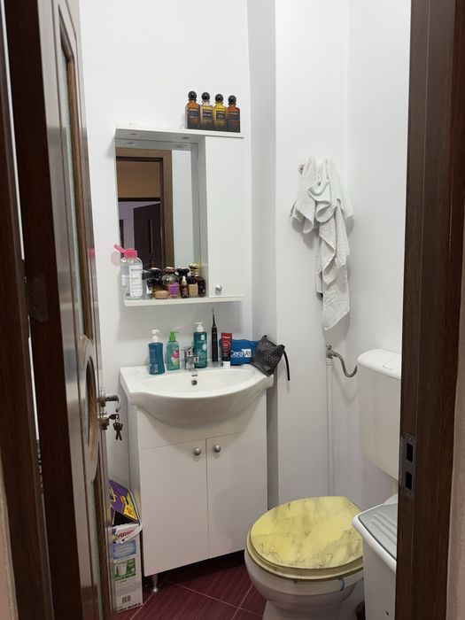 Vand apartament 3 camere