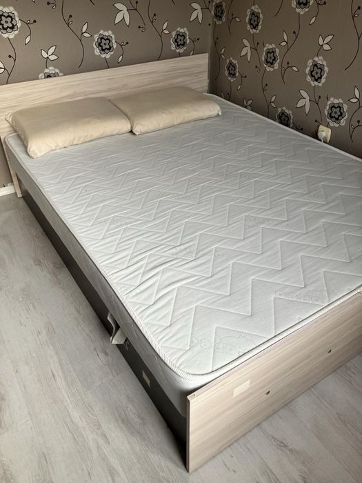 Спалня с матрак 140/190