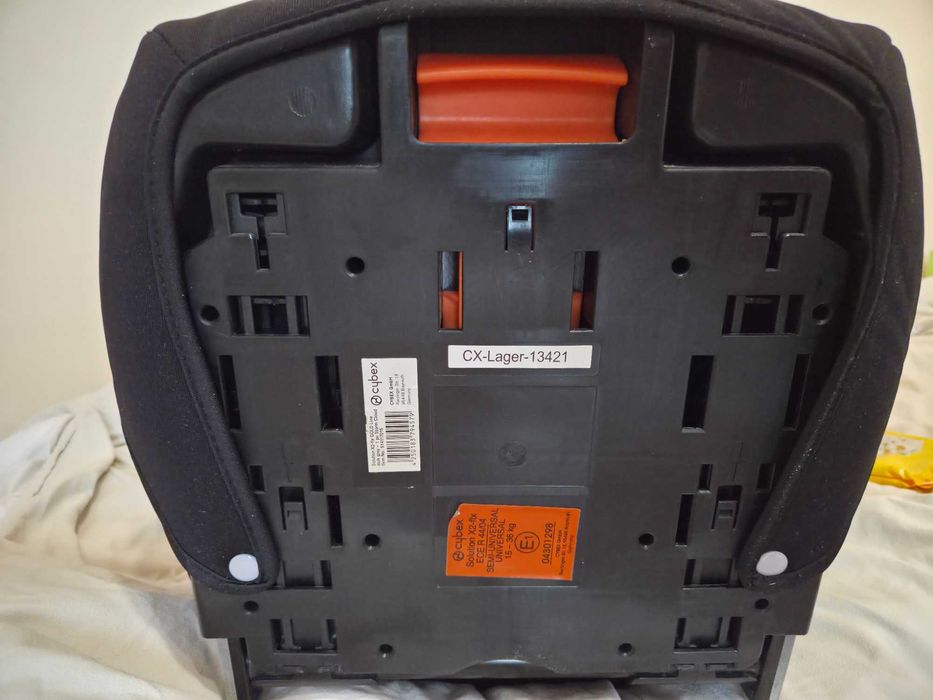 Продавам много запазено детско столче за кола Cybex Solution X2-fix