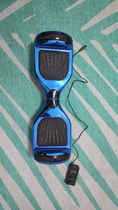 Vand hoverboard cu Bluetooth si led cu incarcator inclus