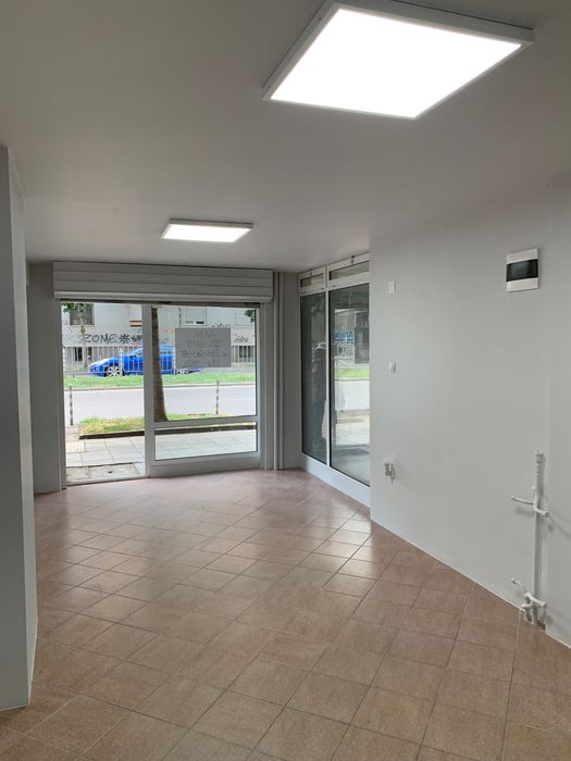 Дава се под наем Магазин в София, Център - 39 кв.м за 390 € - Снимка #3