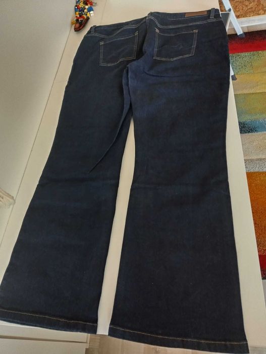 НОВИ Дамски дънки NEXT, размер UK 18, модел bootcut, тъмно син