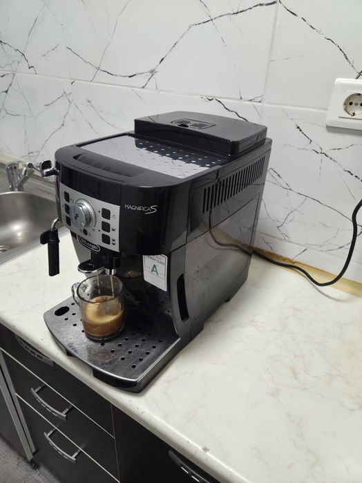 Espressor Automat DeLonghi Magnifica S ECAM 22.110B Aparat Cafea Boabe