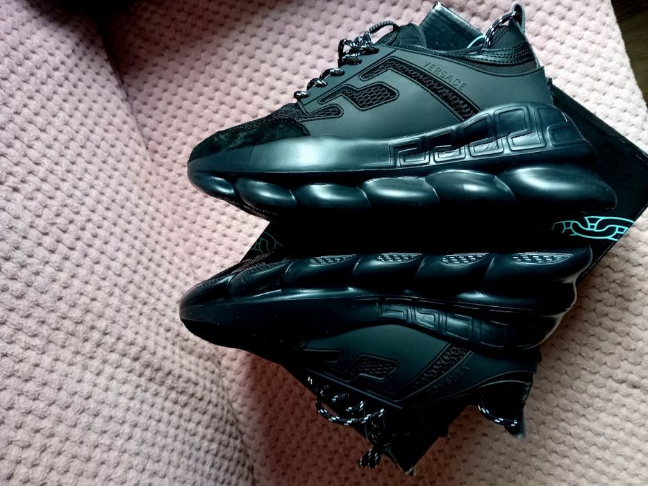 Versace Chain Reaction black