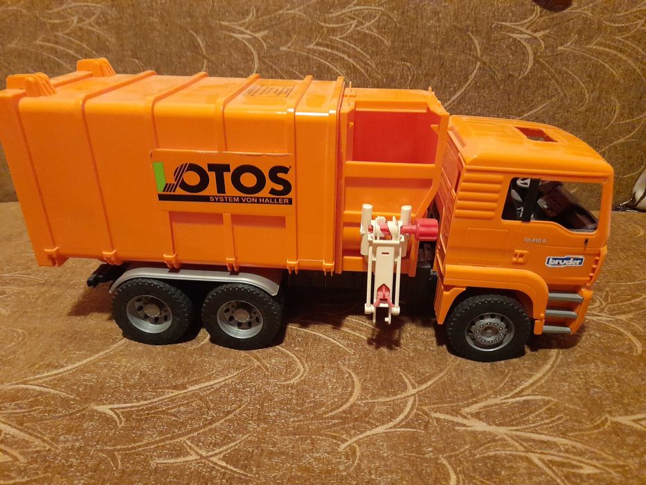 Masina de gunoi Bruder