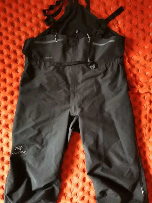 ARCTERYX Theta SV Bib 
Премиум клас
Оригинал
Мъжки гащеризон 2ХЛ-ХЛ