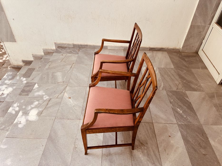 Елегантни арт деко кресла с характер – винтидж стил и масивна изработка