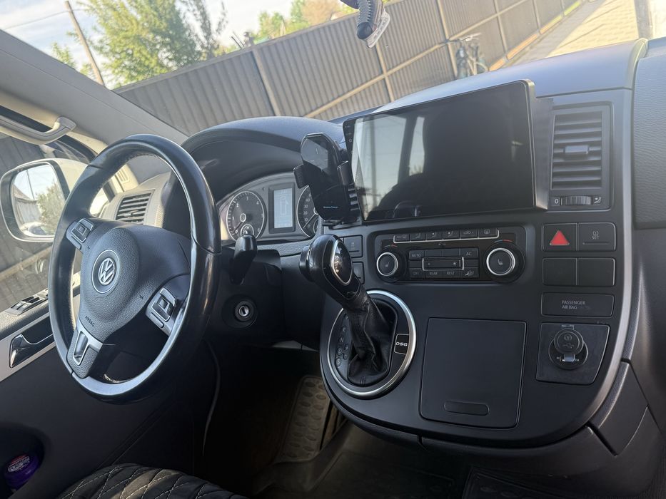 Продам автомобиль марки VW multivan
