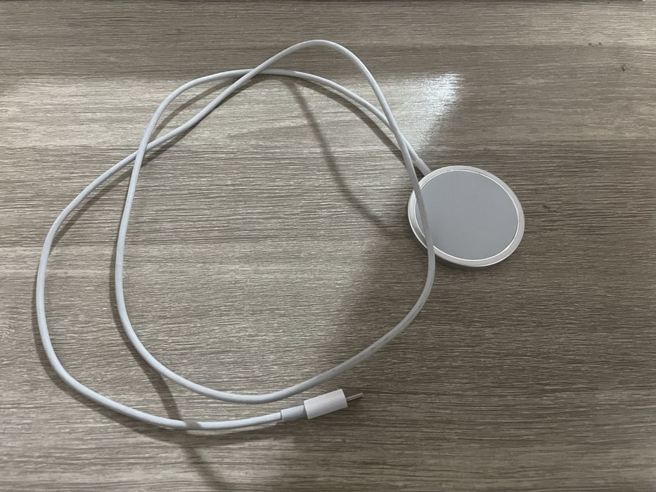 Беспроводная зарядка magsafe