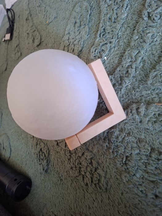 Lampa tip luna pe baterii