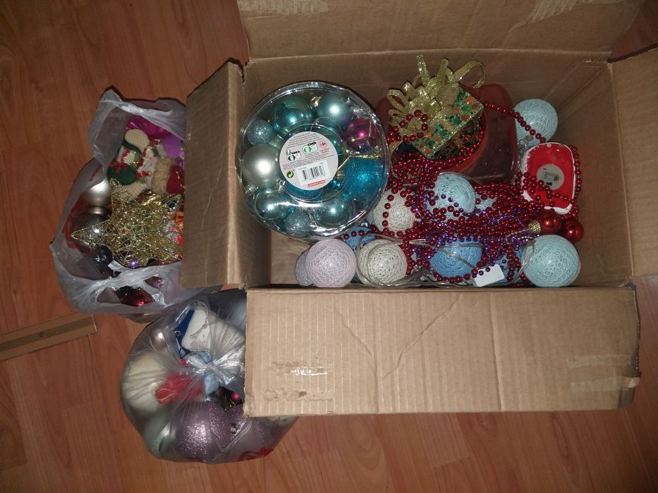 Продам новогоднии игрушки