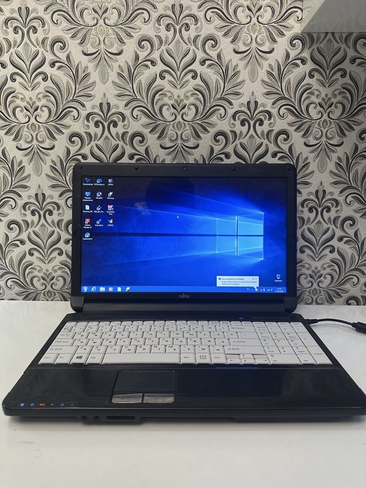 Продам ноутбук для учебы Fujitsu A530