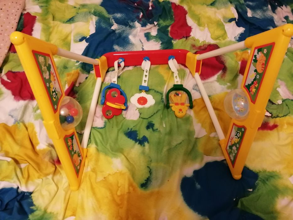 Antemergator paturica de activitati pentru copii mici