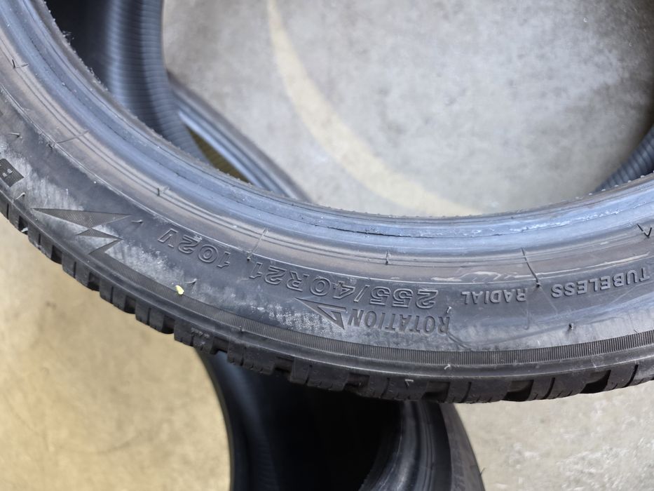 255/40/21 BRIDGESTONE 2бр