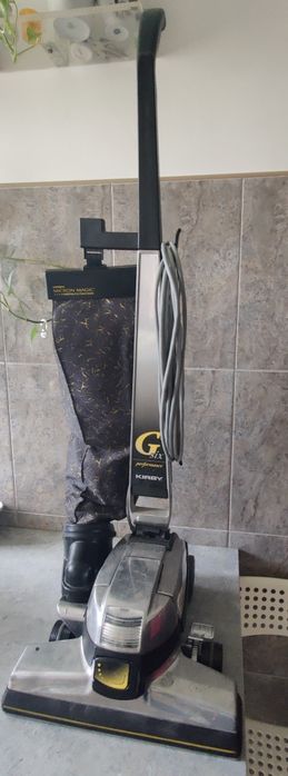 Vând aspirator kirby