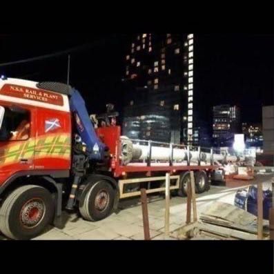 Camion cu macara de închiriat