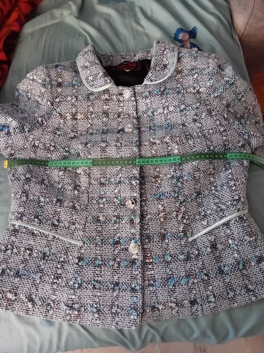 Vand costum si un sacou elegant