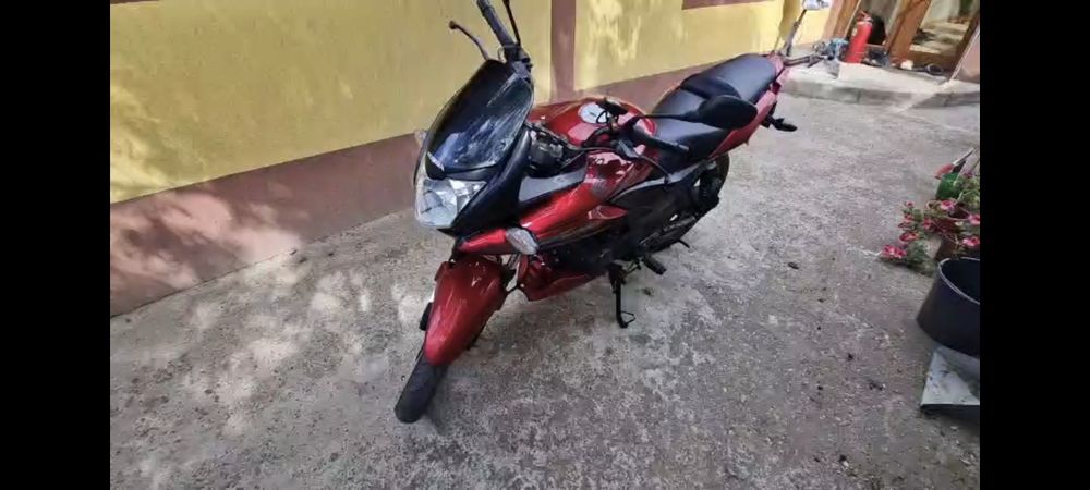 Honda VFR 750 RC36 1995 schimb cu naked pe injecție.