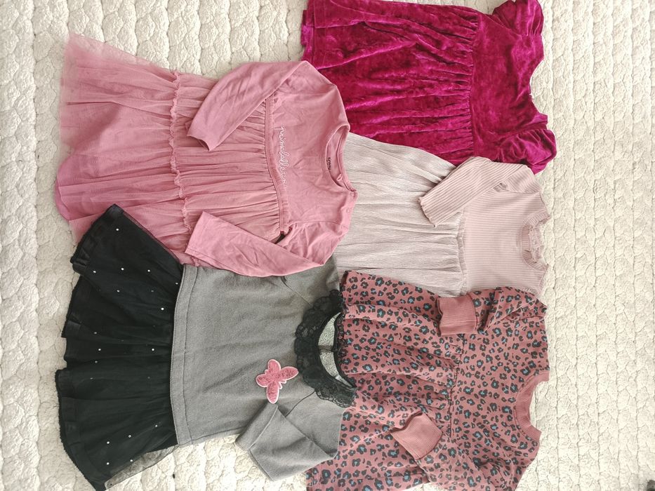 Пакет платье на девочку 2-3 лет ( за все 2500)