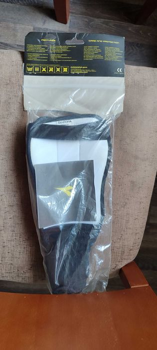 Вратарски ръкавици и кори