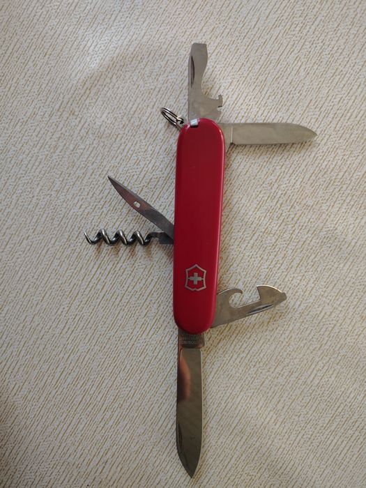 Pichoq Victorinox
Bir n