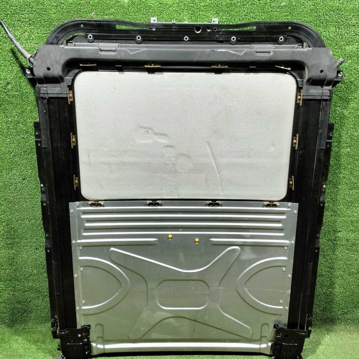 Продам Люк металлический без моторчика Bmw E39