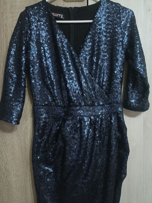 Rochie paiete superbă!